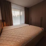 Apartman S Virivkou V Parku So Zahradou A Garazovym Parkovanim Nagyszombat