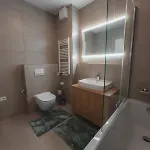 Apartman S Virivkou V Parku So Zahradou A Garazovym Parkovanim