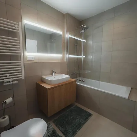 Klimatizovany Apartman V Parku So Zahradou A Garazovym Parkovanim Lejlighed