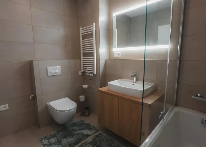 דירה Apartman S Virivkou V Parku So Zahradou A Garazovym Parkovanim